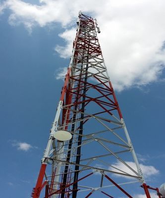 30 40 50 متر رادیو 3 پا برج فولاد زاویه ای شبکه 5G گالوانیزه برج ارتباطات مایکروویو