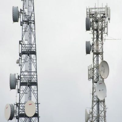 4 پا زاویه ای فولاد آهن خود پشتیبانی از برج شبکه مخابراتی و اینترنت ISP بی سیم 5G برج آنتن