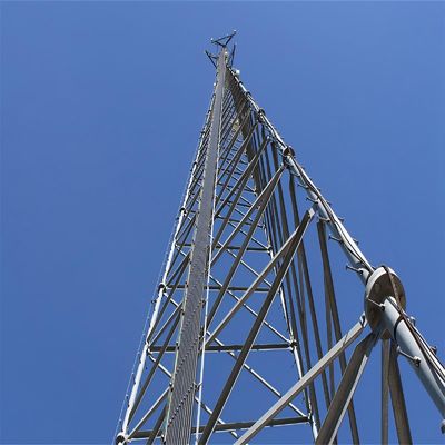 15m 20 30 40 50 متر سقف مخابرات مایکروویو شبکه آنتن رادیو داربست 3 پای برج فولادی لوله ای