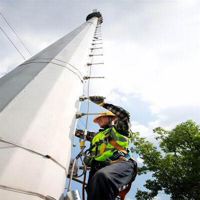 ساختار مخابراتی برج مونوپول که از فولاد کششی بالا و فولاد نرم است که با استاندارد GB T و EN 10025 مطابقت دارد