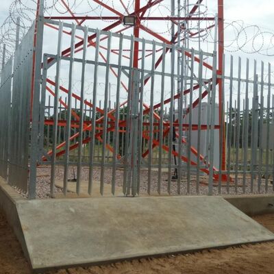 برج آنتن انرژی خورشیدی با دکل گالوانیزه 20 30 40 متری 40 متری 4G 5G