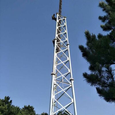18 28 38 متر 3 پایه فولادی گالوانیزه چند فرکانسی فضای باز 5G 4G وای فای برج مخابراتی پخش تلویزیونی