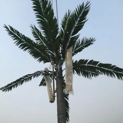 برج درخت بیونیک با ظاهر مانند درخت با شاخه ها و تنه های فیبرگلاس برای ترکیب یکپارچه منظره