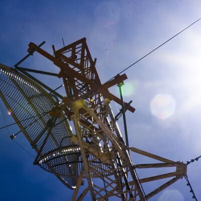 طراحی سفارشی برج سیمی با موج میلی‌متری 5G بی‌سیم برای استقرار مخابرات هوشمند